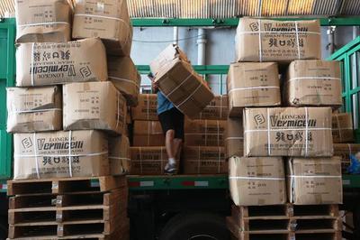 青岛海关创新举措 13.5吨侵权'龙口粉丝'有偿转让回原权利人